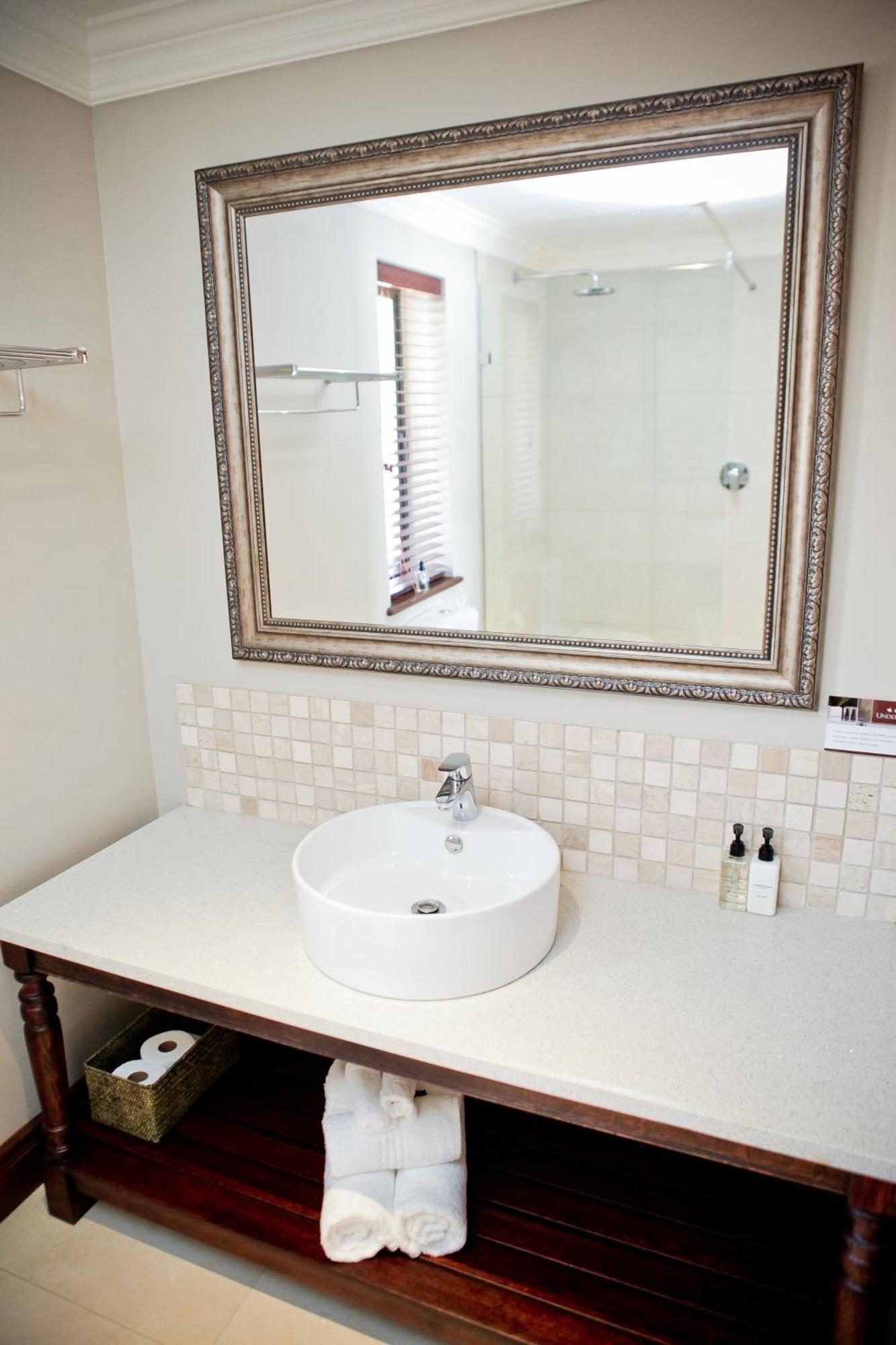 Under Oaks Guesthouse Paarl Kamer foto