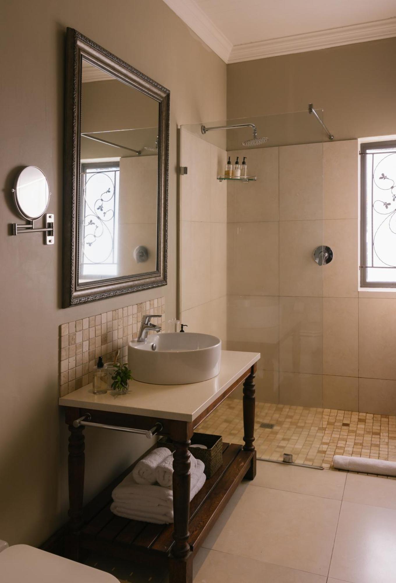 Under Oaks Guesthouse Paarl Buitenkant foto